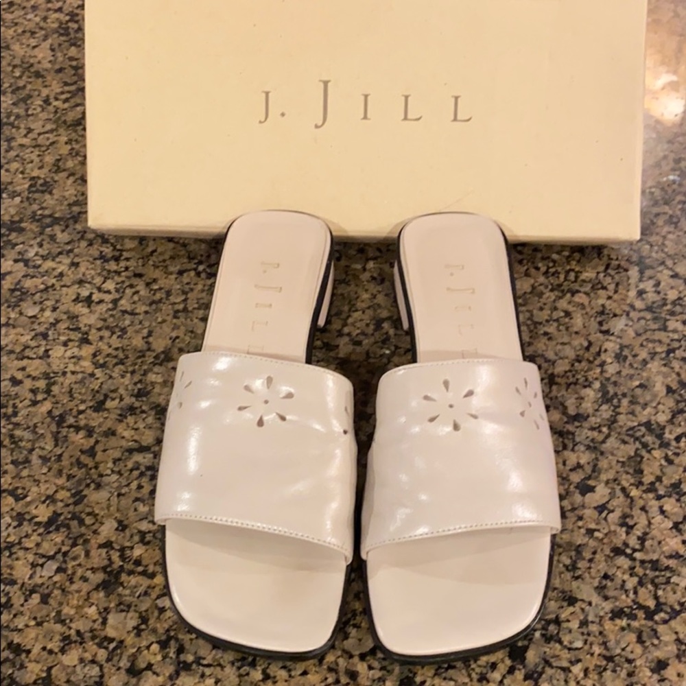 JJill pale pink Leather laser cut floral slides Sz 7.5